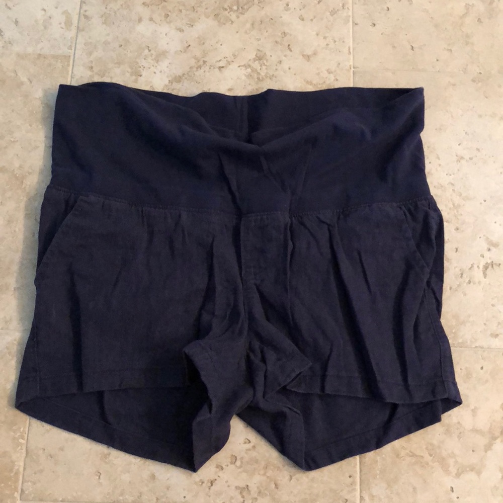 Maternity linen shorts